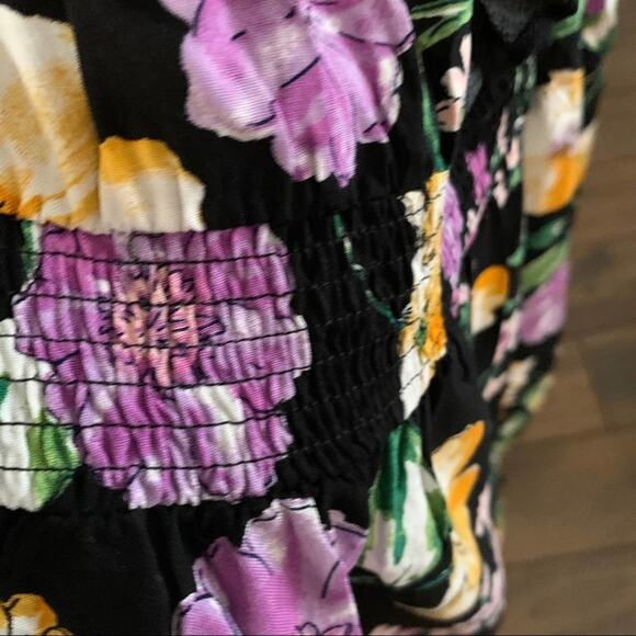 Li les floral romper size Medium - Picture 10 of 10